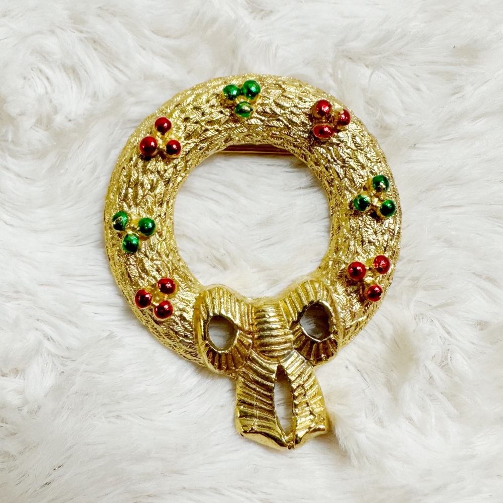 🎄 Vintage Signed Gerry’s Christmas Wreath Brooch